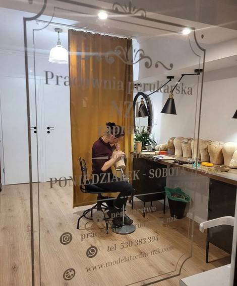 Zaklad perukarski NZK w warszawie