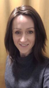 Krótka peruka z naturalnymi włosami