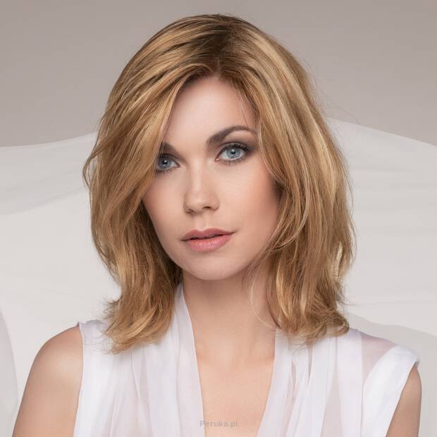 Naturalna peruka na modelce